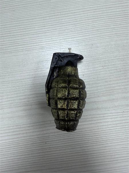 Свеча восковая Граната черно-золотая w-грнт\чрн-зол